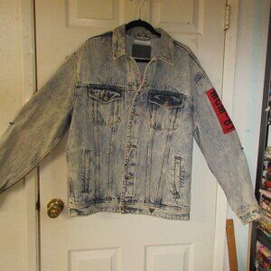 Vintage Man's Guess Denim Jacket with great zipper detailing size large
